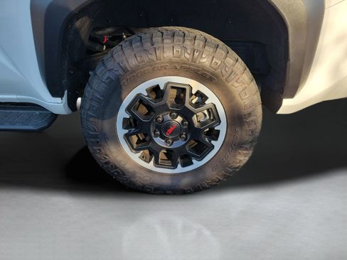 Used 2025 Toyota 4Runner TRD Off-Road image 33