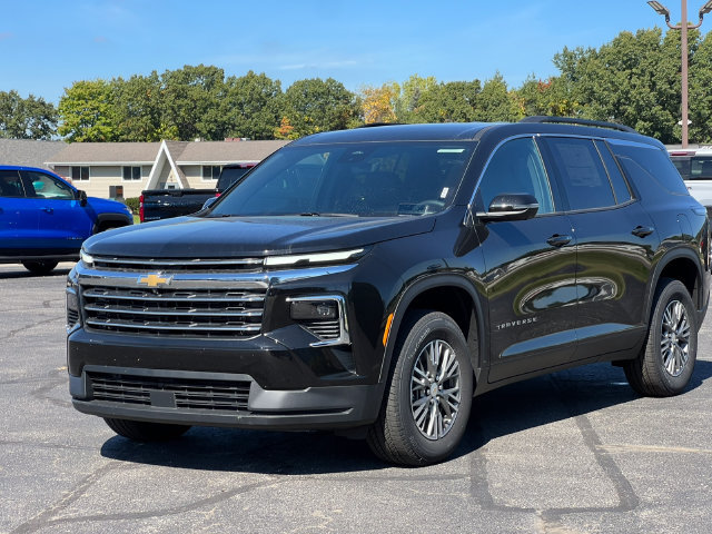 New 2026 Chevrolet Traverse LT w/ Driver Confidence Package AWD/4WD image 2