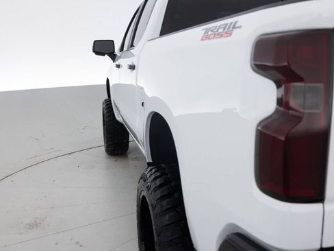 Used 2024 Chevrolet Silverado 1500 LT Trail Boss w/ LT Trail Boss Premium Package image 13