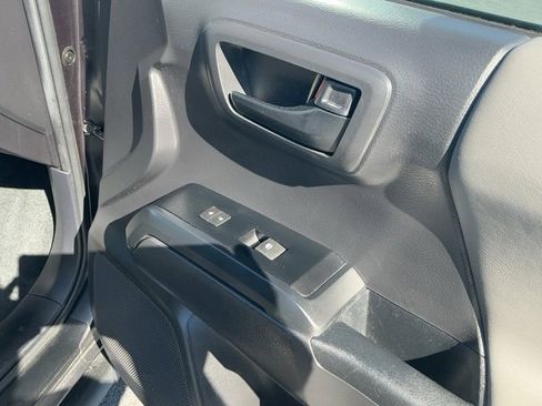 Used 2022 Toyota Tacoma SR image 23