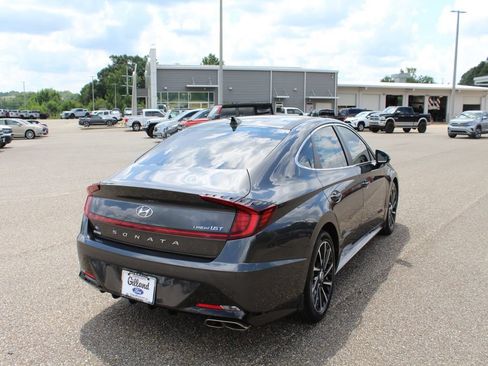 Used 2021 Hyundai Sonata Limited w/ Preferred Accessory Package FWD image 5