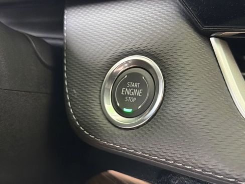 Used 2026 Chevrolet Equinox LT FWD image 6