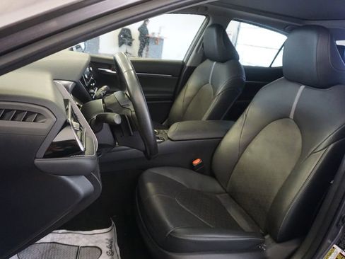 Used 2021 Toyota Camry XSE w/ Navigation Package image 18