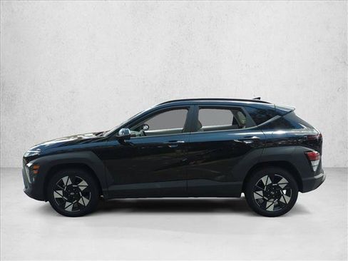 Used 2025 Hyundai Kona SEL FWD image 8