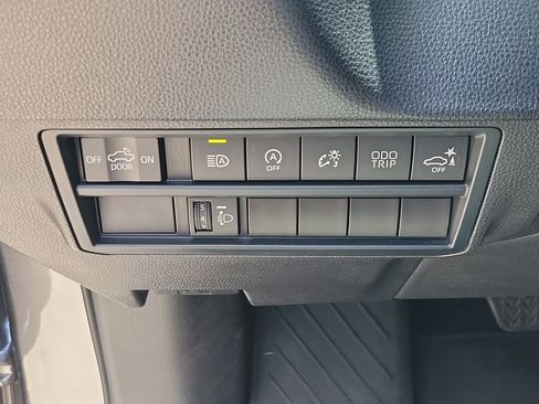 Used 2025 Toyota Tundra SR5 w/ SR5 Convenience Package AWD/4WD image 31
