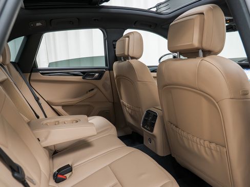 Used 2026 Porsche Macan Turbo image 27