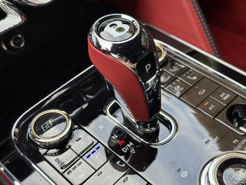 Used 2024 Bentley Flying Spur Azure image 25