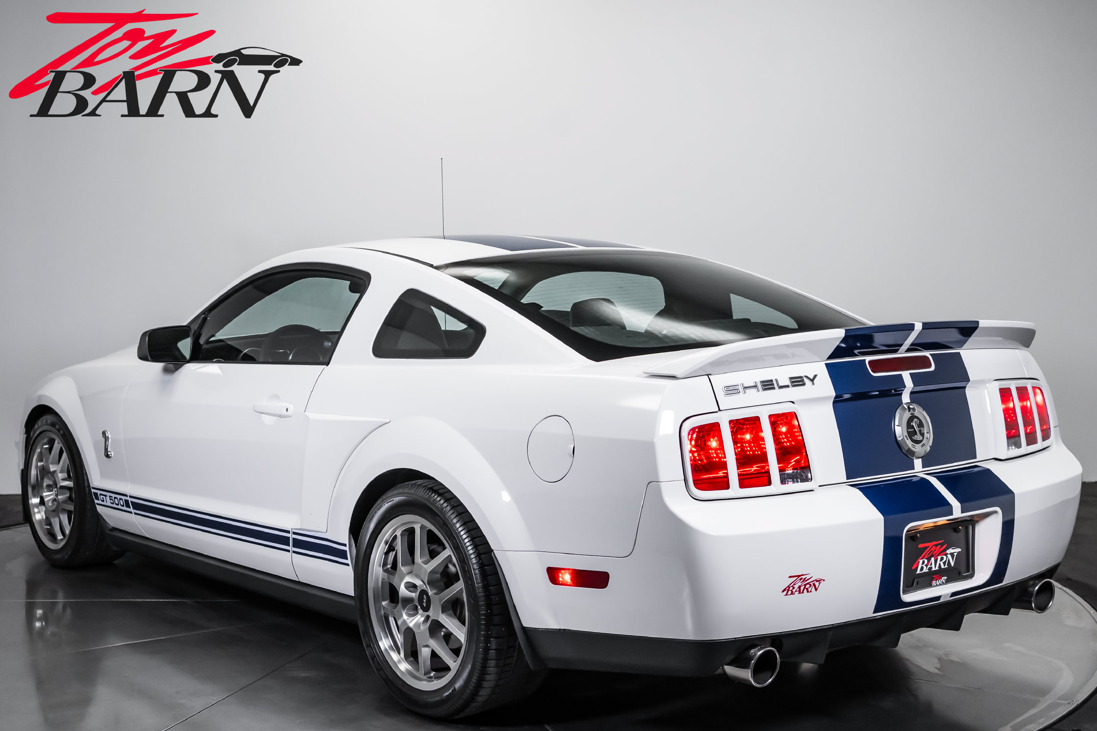 Used 2008 Ford Mustang Shelby GT500 RWD image 3