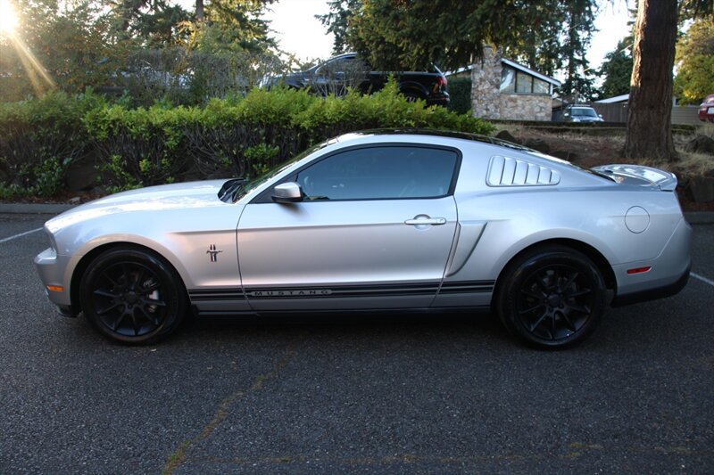 Used 2010 Ford Mustang Premium RWD image 12