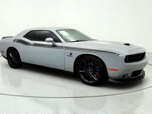 Used 2022 Dodge Challenger R/T w/ Plus Package RWD image 3
