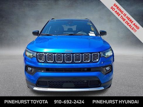 Used 2025 Jeep Compass Limited image 3