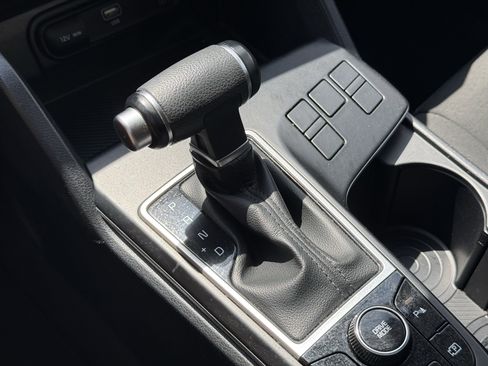 Used 2024 Kia Sportage LX image 24