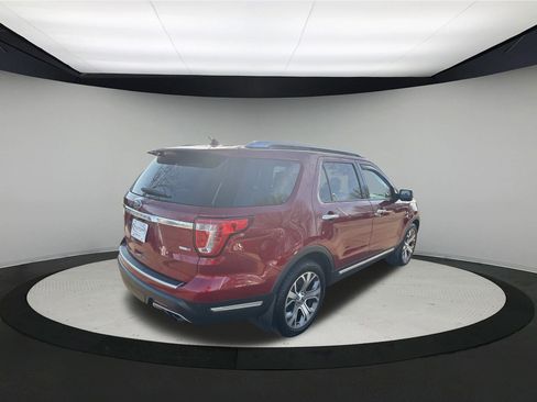 Used 2018 Ford Explorer Platinum image 7