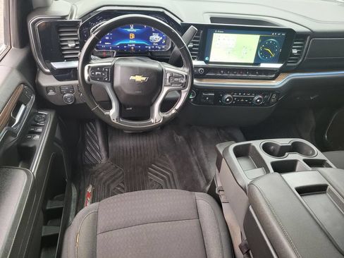 Used 2024 Chevrolet Silverado 2500 LT AWD/4WD image 15