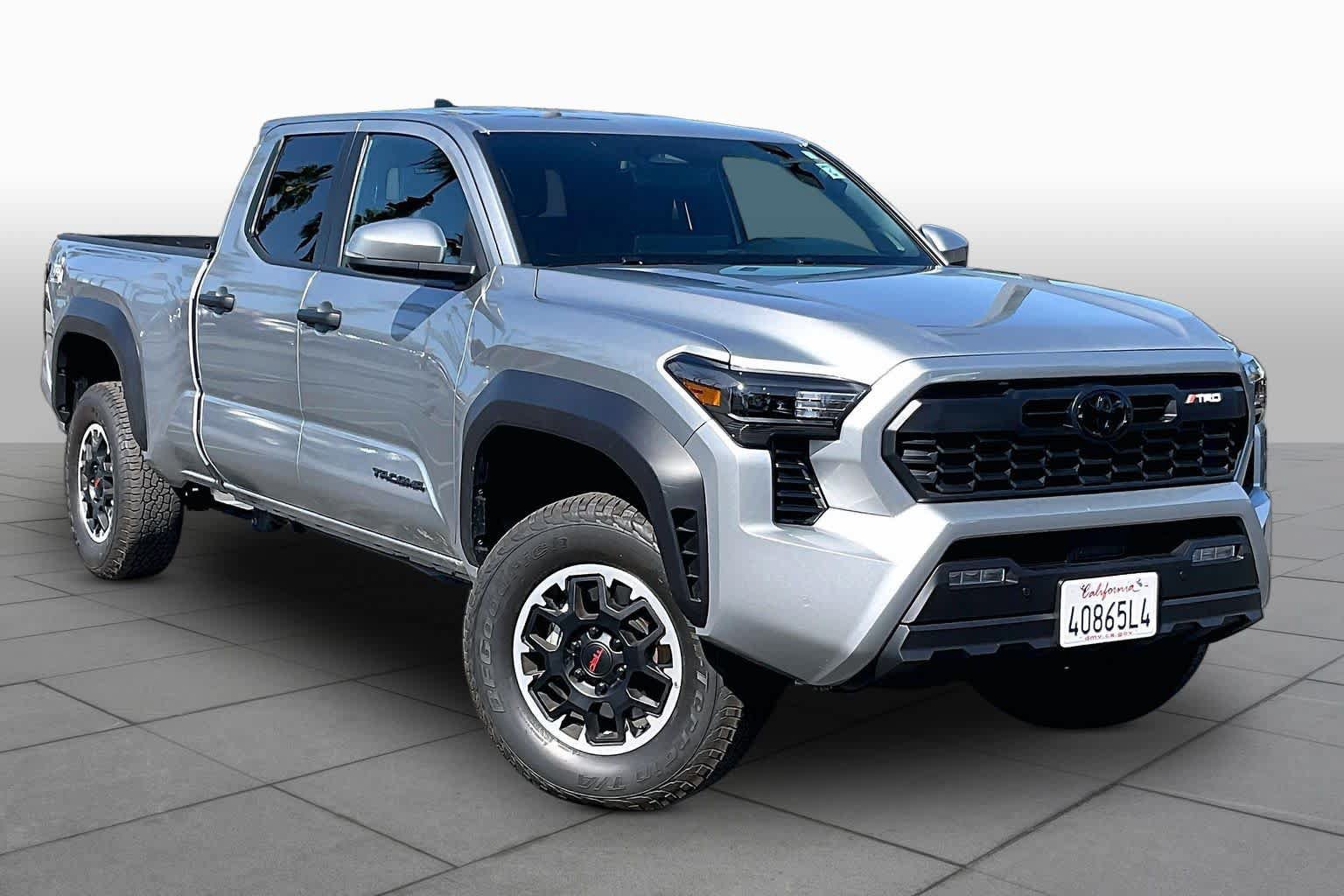 Used 2026 Toyota Tacoma TRD Off-Road w/ TRD Off Road Upgrade Package AWD/4WD image 2