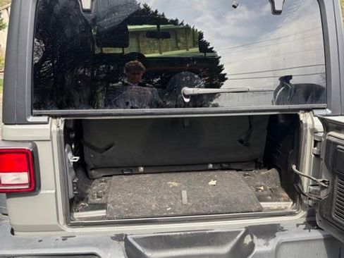 Used 2020 Jeep Wrangler Sport S image 23