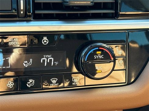 New 2025 Nissan Pathfinder Platinum image 30