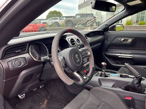 Used 2017 Ford Mustang Shelby GT350R w/ GT350R Equipment Group 920A RWD image 9