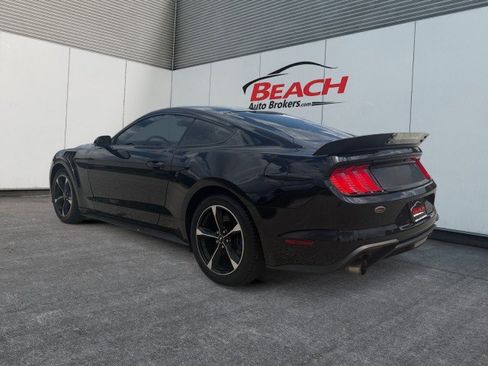 Used 2019 Ford Mustang Coupe RWD image 11