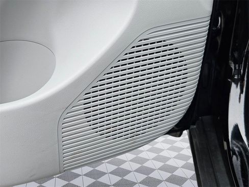 Certified 2025 Hyundai Kona SEL image 12