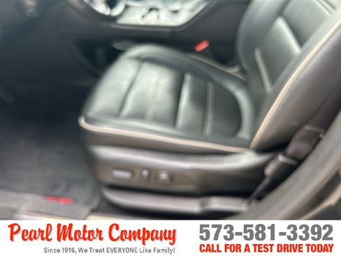 Certified 2022 GMC Acadia Denali w/ Denali Ultimate Package AWD/4WD image 10