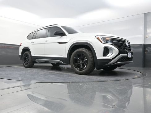 New 2026 Volkswagen Atlas Peak Edition image 21