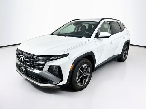 Used 2025 Hyundai Tucson SEL FWD image 3