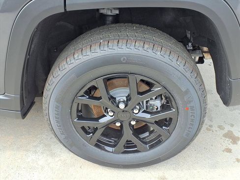 New 2026 Jeep Grand Cherokee Altitude RWD image 5