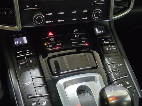 Used 2017 Porsche Cayenne S Platinum w/ Premium Package Plus (Pjy) image 14