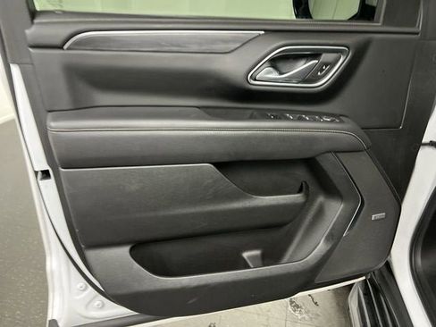 Certified 2022 GMC Yukon SLT w/ SLT Premium Package AWD/4WD image 22