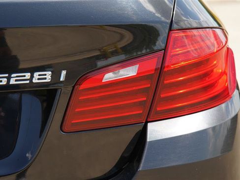 Used 2016 BMW 528i xDrive Sedan AWD/4WD image 28