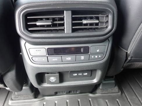 Used 2025 Honda Pilot Elite image 27