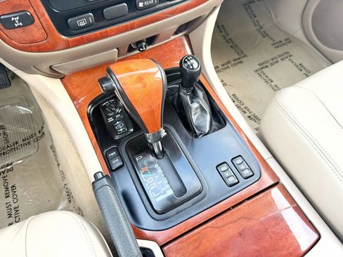 Used 2001 Lexus LX 470 4WD image 72