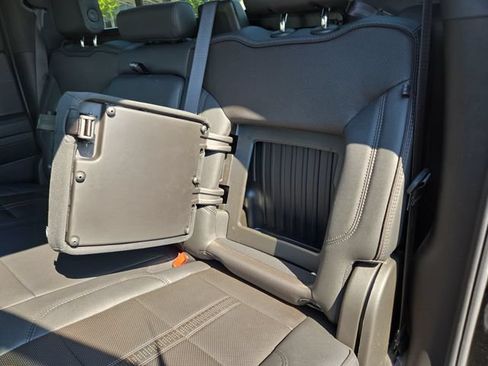 Used 2023 Chevrolet Silverado 1500 High Country w/ High Country Premium Package AWD/4WD image 34