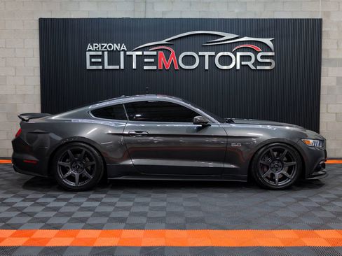 Used 2017 Ford Mustang GT Premium w/ GT Performance Package RWD image 11