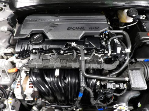 Used 2024 Hyundai Elantra SEL FWD image 26