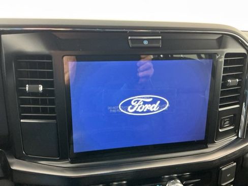 New 2026 Ford F250 Lariat w/ Black Appearance Package image 15