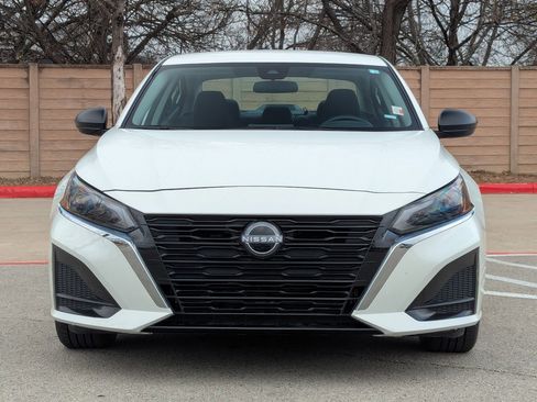 Used 2025 Nissan Altima 2.5 SV image 9