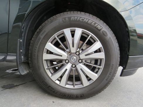 Used 2018 Nissan Pathfinder SV w/ SV All Weather Package image 56