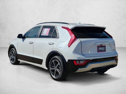 Used 2023 Kia Niro FWD image 7