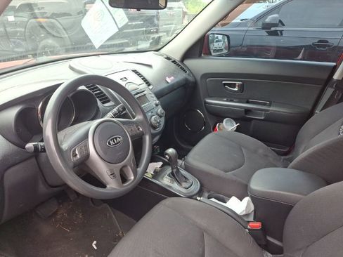 Used 2011 Kia Soul + FWD image 9