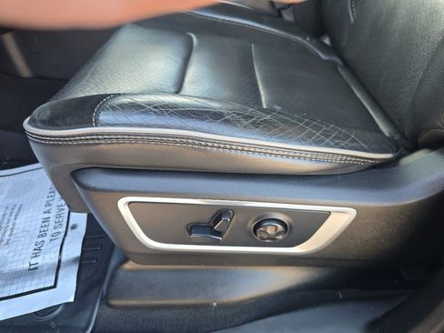 Used 2019 RAM 1500 Laramie image 25