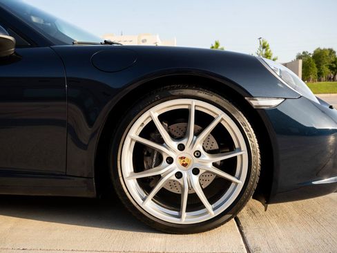 Used 2017 Porsche 911 Carrera RWD image 13