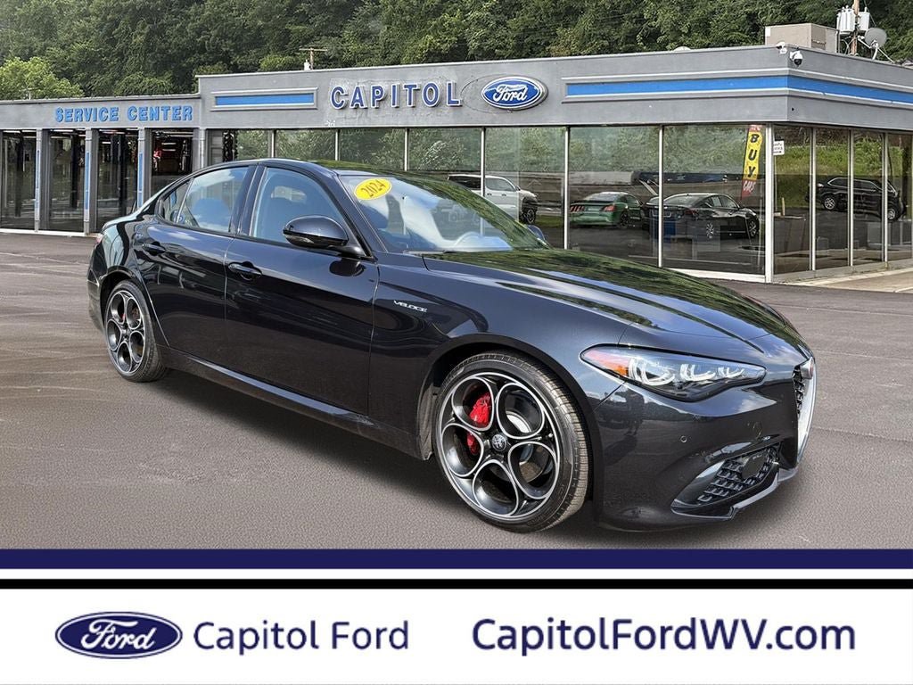 Used 2024 Alfa Romeo Giulia Veloce RWD image 1