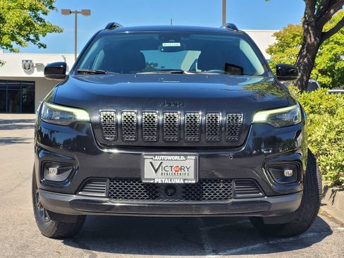 Used 2023 Jeep Cherokee Altitude Lux AWD/4WD image 2