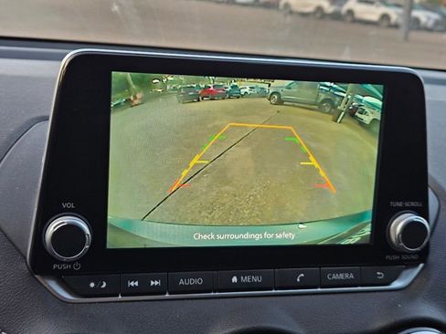 Used 2025 Nissan Sentra SV image 10