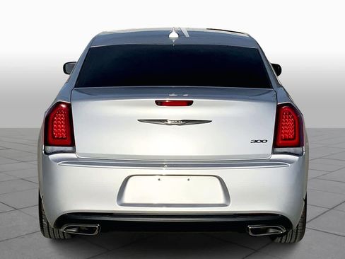 Used 2023 Chrysler 300 Touring w/ Sport Appearance Package image 5