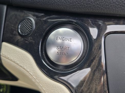 Used 2014 Mercedes-Benz SL 550 image 21