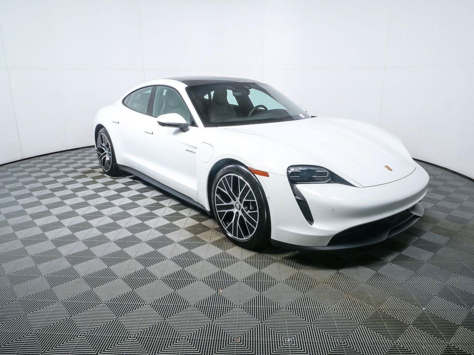 Certified 2024 Porsche Taycan RWD image 27