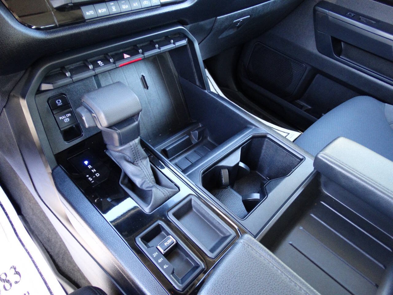 Used 2022 Toyota Tundra 4x4 CrewMax SR image 29